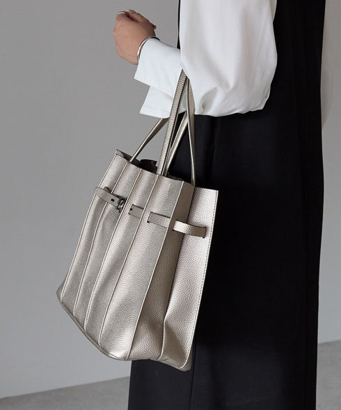 ベルトモチーフプリーツデザイントートバッグ 12-1227