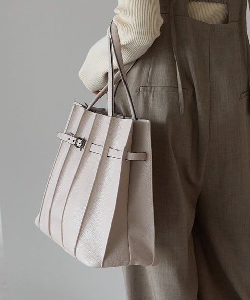 ベルトモチーフプリーツデザイントートバッグ 12-1227