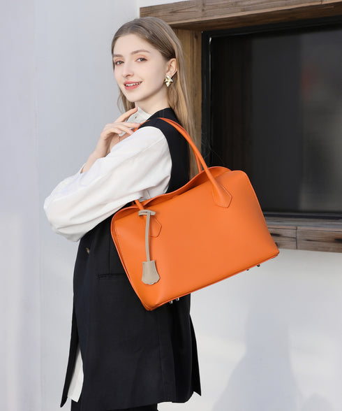 【ショップチャンネルOA商品】A4サイズ レザーボストンバッグ チャーム付き18-1197