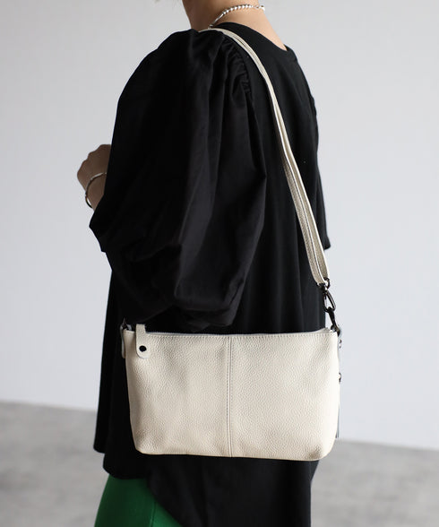 タッセル付きレザーショルダーバッグ 18-0429