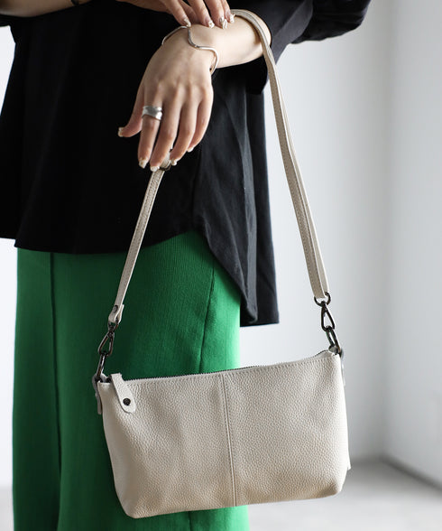 タッセル付きレザーショルダーバッグ 18-0429