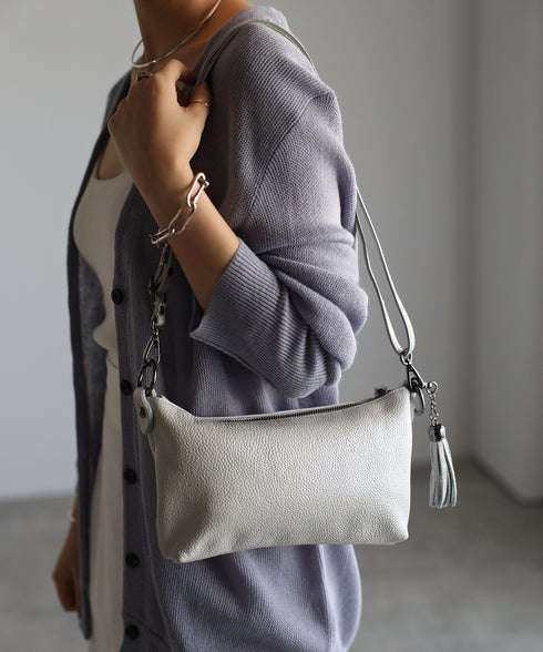 タッセル付きレザーショルダーバッグ 18-0429