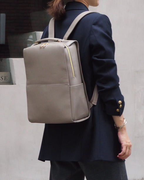 A4スクエアビジネスリュック 17ー1180