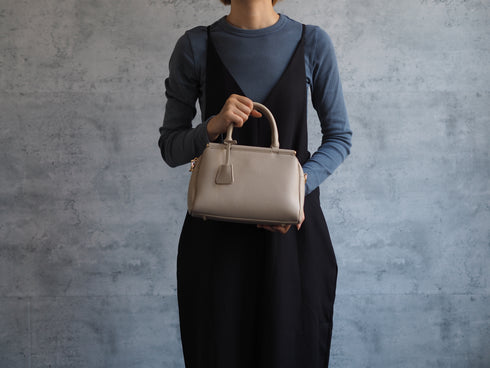 2WAY3室構造バーハンドルバッグ キーチャーム付き 12-1207