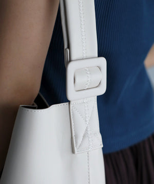 A4すっぽり大容量ショルダーバッグ　12-1094