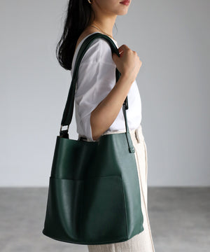 A4すっぽり大容量ショルダーバッグ　12-1094