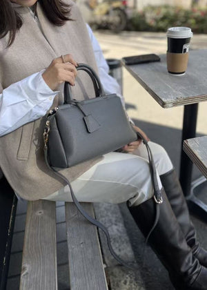 2WAY3室構造バーハンドルバッグ キーチャーム付き 12-1207