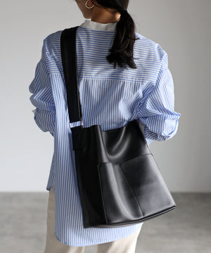 A4すっぽり大容量ショルダーバッグ　12-1094