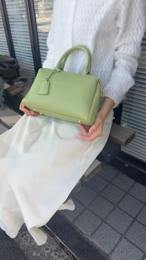 2WAY3室構造バーハンドルバッグ キーチャーム付き 12-1207