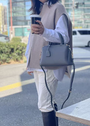 2WAY3室構造バーハンドルバッグ キーチャーム付き 12-1207